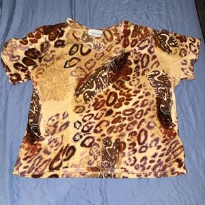 Victoria Jones Woman Leopard Print Short Sleeve Top